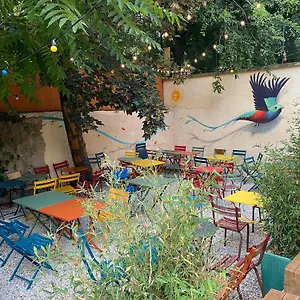 Yasi Hostal Lyon