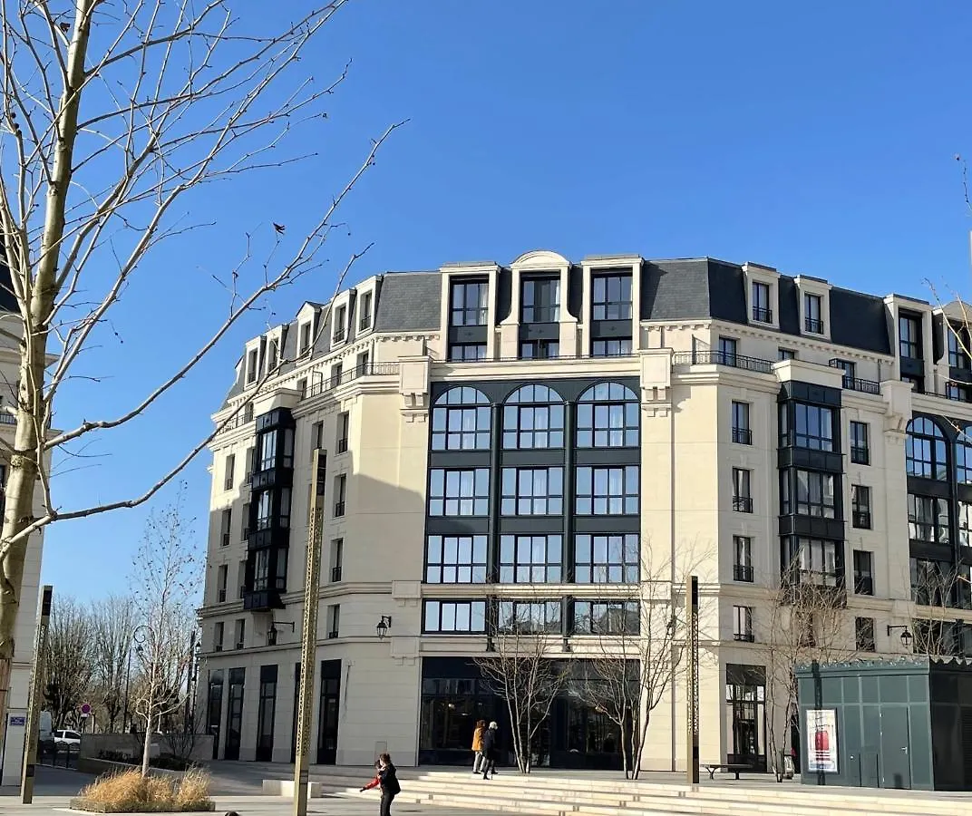 Residhome Paris Clamart 3*,